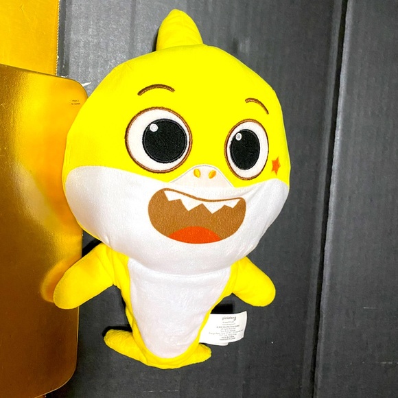 BABY SHARK SINGING & DANCING 2020 PLUSH WOW WEE EMBROIDERED WORKS! - Picture 1 of 14